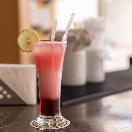 Old Palace Resort Sahl Hasheesh Хургада Екстериор снимка A strawberry and lime juice