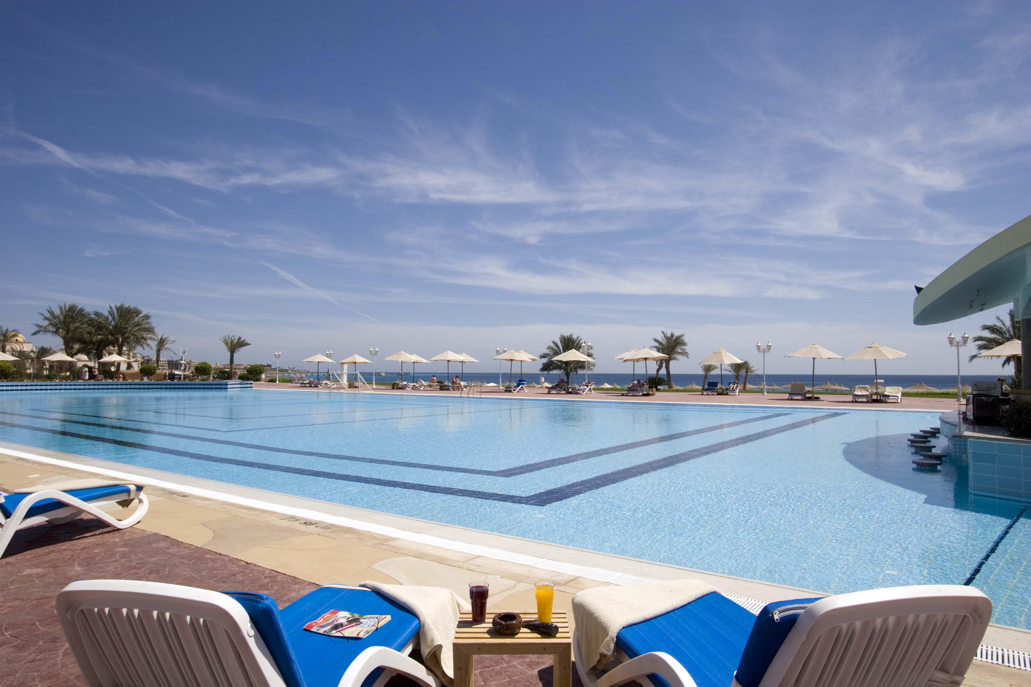 Old Palace Resort Sahl Hasheesh Хургада Екстериор снимка The pool at the Hilton Sharm El Sheikh