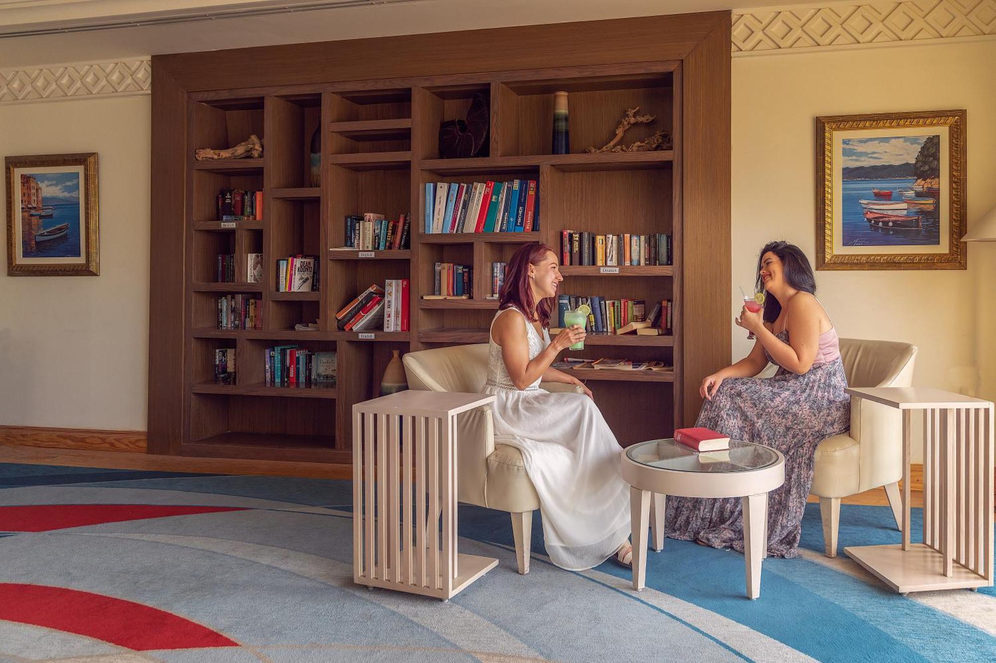 Old Palace Resort Sahl Hasheesh Хургада Екстериор снимка Library
