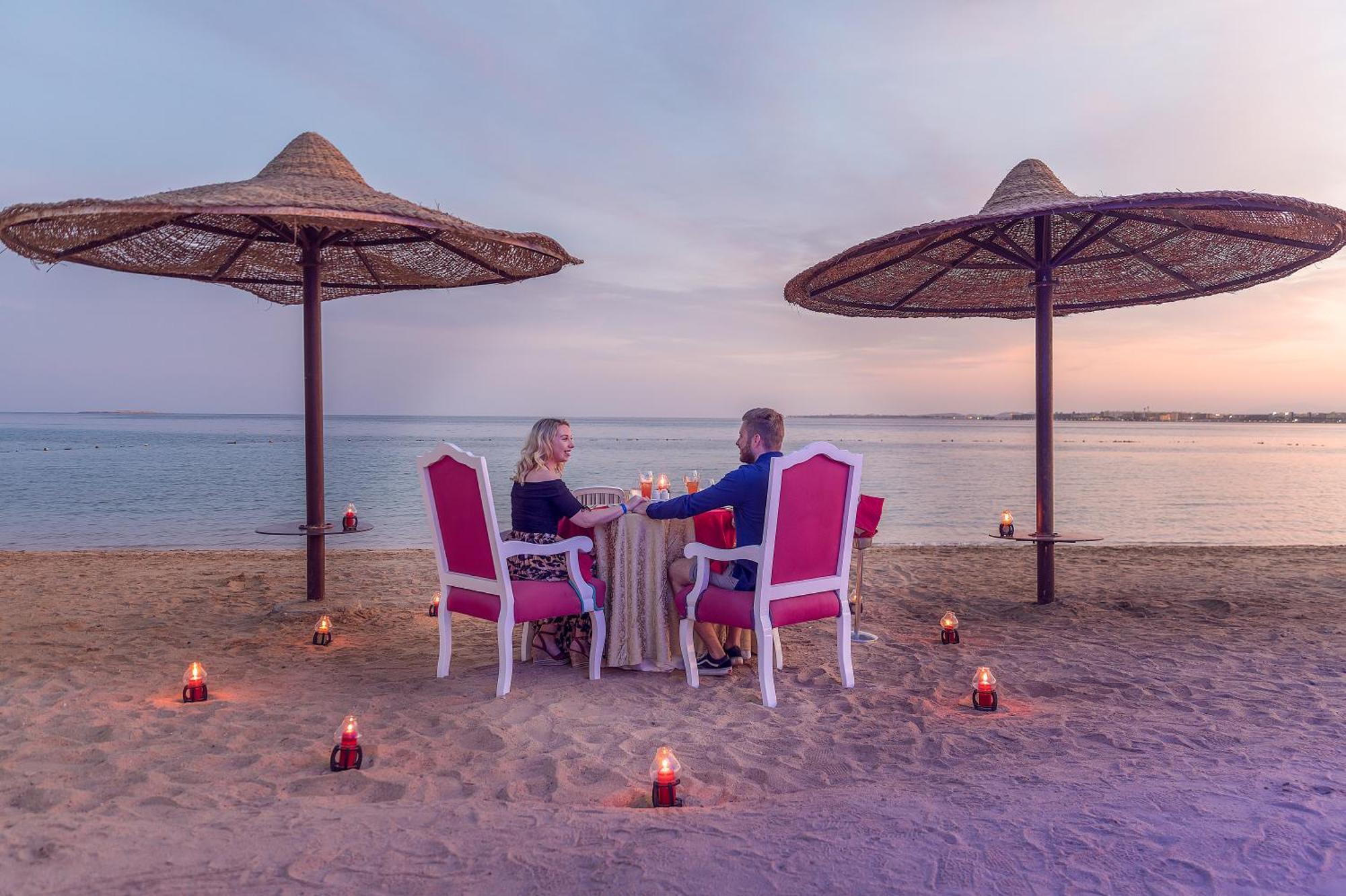 Old Palace Resort Sahl Hasheesh Хургада Екстериор снимка Beach at the Grand Hotel