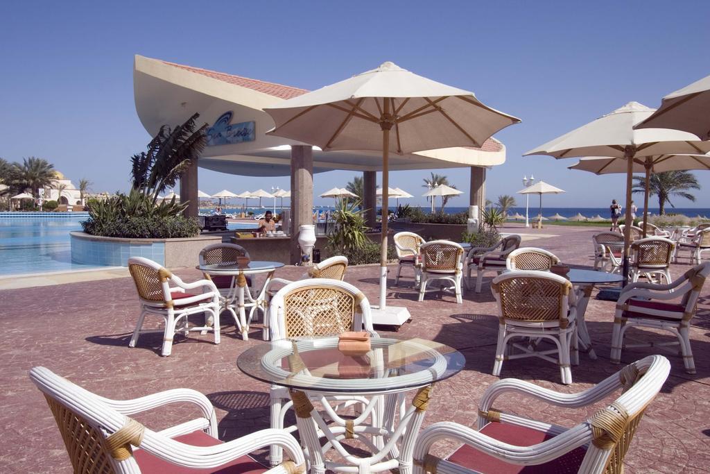 Old Palace Resort Sahl Hasheesh Хургада Екстериор снимка The pool at the Hilton Sharm El Sheikh